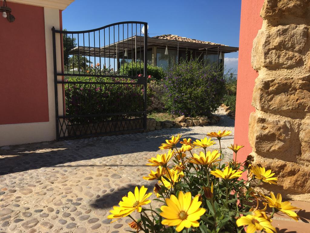 Il Colle Del Rustico Bed & Breakfast Agrigento Exterior photo